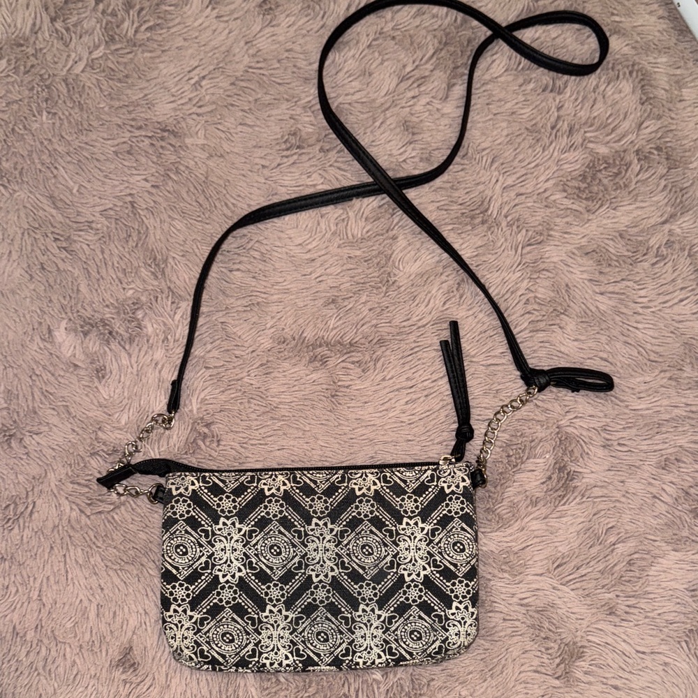 Elegant Black and Cream Paisley Crossbody Purse Bag - Picture 4 of 7
